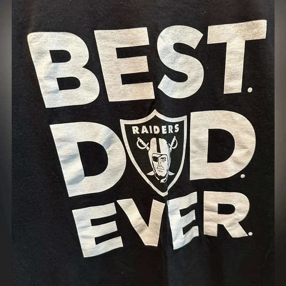 Hanes Tagless Men’s NFL Raiders Best Dad Ever Shirt - Picture 3 of 5